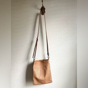 Tan Leather Crossbody Bag with Adjustable Strap